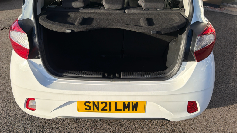 Hyundai i10 1.0 MPi SE Connect 5dr Petrol Hatchback